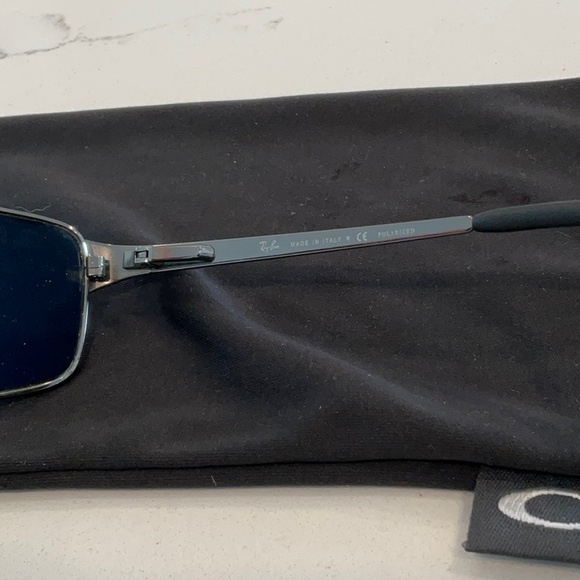 Like new Ray-Ban polarized sunglasses - Picture 4 of 6